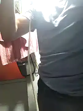 Snapshot of cachondo93 chatting on March 6, 12:00 am cachondo93 online show from March 6, 12:00 am