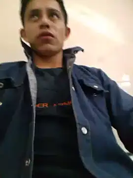 Snapshot of cachondo93 chatting on March 13, 6:26 am cachondo93 online show from March 13, 6:26 am