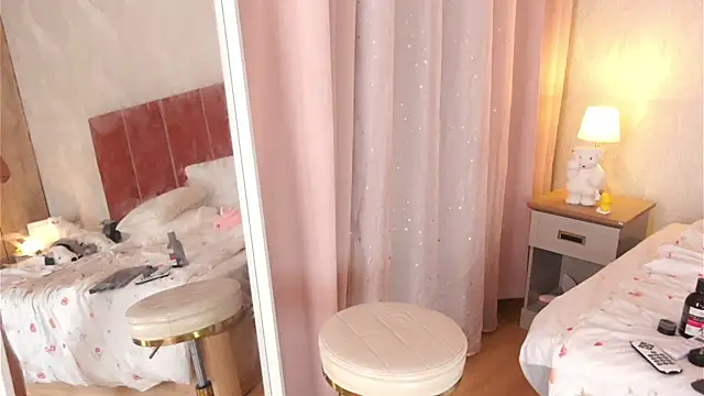 DaliaCruz online show from April 18, 7:58 pm