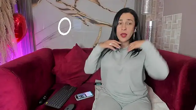 Bella williamss  online show from November 27, 8:33 pm