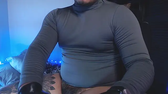 Snapshot of maxflurry_ chatting on February 13, 3:02 am maxflurry online show from February 13, 3:02 am