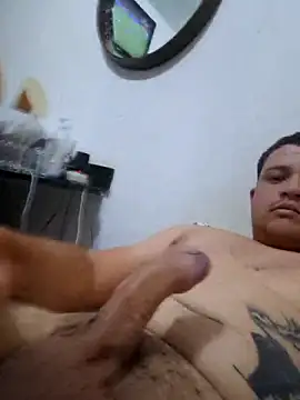 comcoroas online show from April 5, 10:18 pm