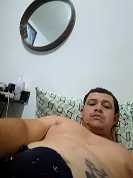 comcoroas online show from April 16, 1:39 am