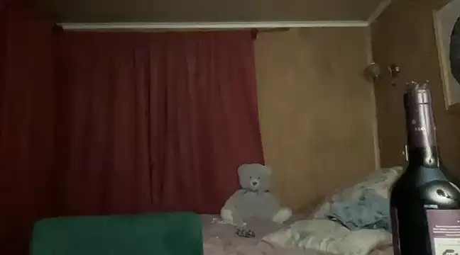 Snapshot of WhiteSnow09 chatting on March 8, 1:17 am WhiteSnow09 online show from March 8, 1:17 am