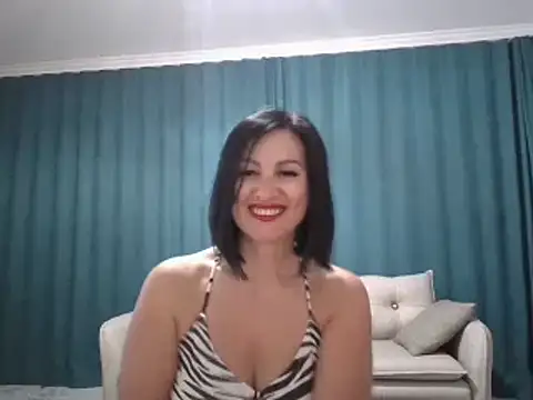 Snapshot of Rosa_Angie chatting on March 7, 3:51 am Rosa Angie online show from March 7, 3:51 am
