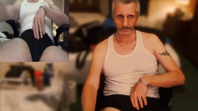 Snapshot of maxdaddy690 chatting on September 11, 8:31 pm maxdaddy690 online show from September 11, 8:31 pm