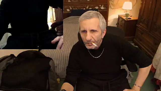 Snapshot of maxdaddy690 chatting on November 26, 10:11 pm maxdaddy690 online show from November 26, 10:11 pm