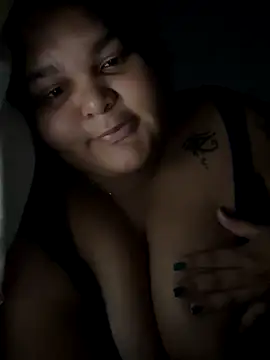 Snapshot of thataa_paixao chatting on October 15, 8:47 am thataa paixao online show from October 15, 8:47 am