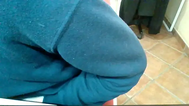 Snapshot of FruitedHymnal chatting on February 16, 9:27 am FruitedHymnal online show from February 16, 9:27 am