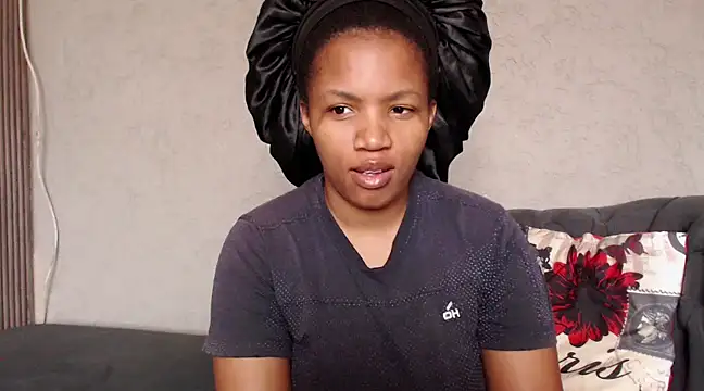 xMiAmor online show from March 18, 8:25 am