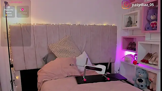 Snapshot of MiiaParker6972 chatting on February 18, 1:12 am MiiaParker6972 online show from February 18, 1:12 am