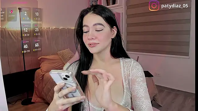 Snapshot of MiiaParker6972 chatting on March 2, 12:35 am MiiaParker6972 online show from March 2, 12:35 am