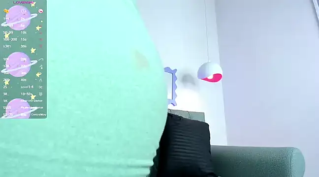 Snapshot of emily_kim chatting on March 7, 3:51 am emily kim online show from March 7, 3:51 am