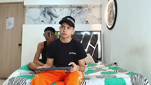 KING OFF BOYS online show from September 13, 1:22 pm