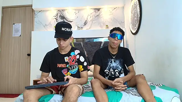 KING OFF BOYS online show from October 17, 1:25 pm