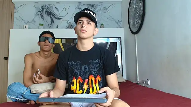 KING OFF BOYS online show from October 28, 1:25 pm