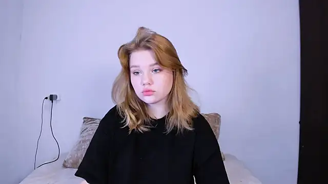 LaseyMoon online show from October 27, 10:25 pm