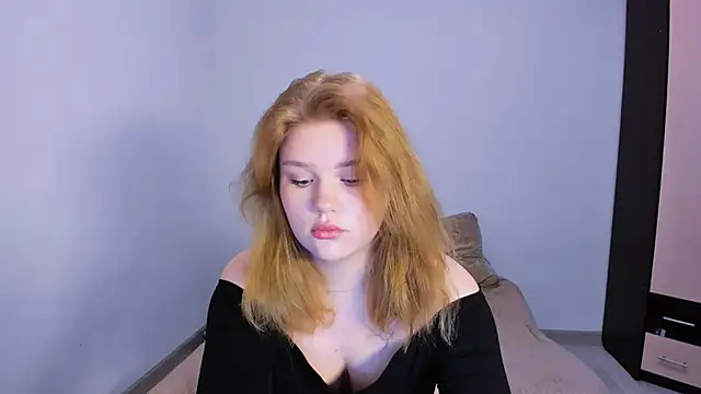 LaseyMoon online show from November 19, 1:38 am