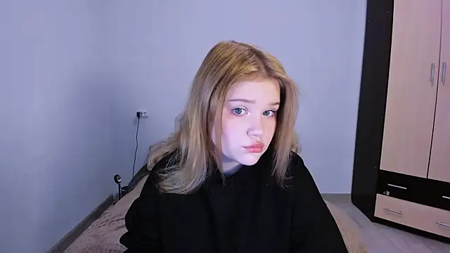 LaseyMoon online show from November 23, 1:49 am