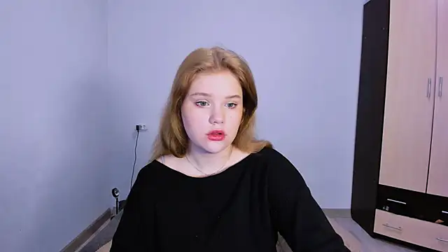 LaseyMoon online show from November 24, 1:49 am