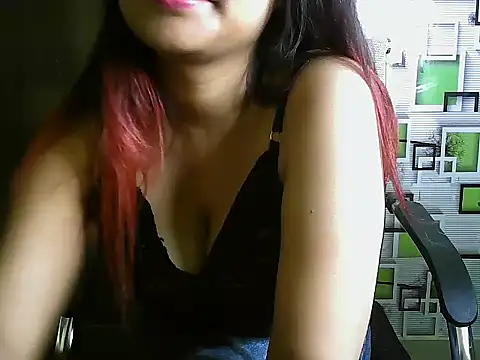 Snapshot of UrHoneyBae chatting on March 17, 7:58 pm UrHoneyBae online show from March 17, 7:58 pm