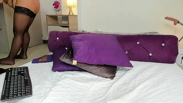 MontserratMarie online show from March 10, 7:18 pm