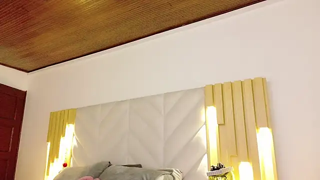 Snapshot of Anaise_latif chatting on March 9, 11:36 am Anaise latif online show from March 9, 11:36 am