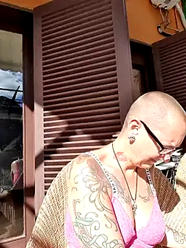 Emma Milf25 online show from March 6, 10:09 am