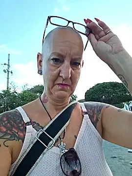 Emma Milf25 online show from September 24, 7:33 am