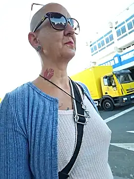 Emma Milf25 online show from September 25, 7:56 am