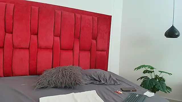 Vaiolett Smith online show from March 1, 1:29 pm