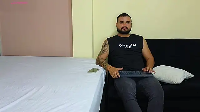 Snapshot of khalidferrer chatting on October 16, 2:56 am khalidferrer online show from October 16, 2:56 am