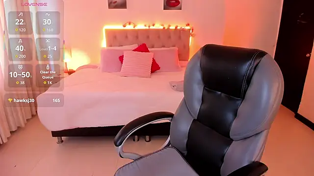 Emily Warren  online show from December 2, 7:20 pm