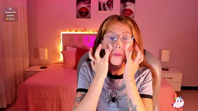 Emily Warren  online show from March 5, 7:54 pm