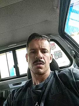 Snapshot of juniortche1313 chatting on February 24, 11:52 pm juniortche1313 online show from February 24, 11:52 pm