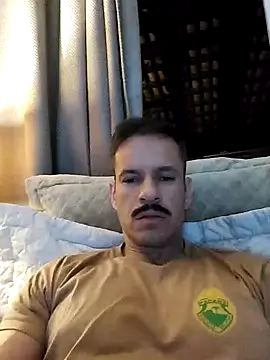 Snapshot of juniortche1313 chatting on February 26, 3:10 am juniortche1313 online show from February 26, 3:10 am