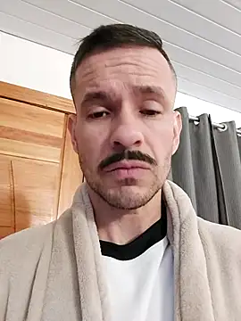 Snapshot of juniortche1313 chatting on September 16, 2:56 am juniortche1313 online show from September 16, 2:56 am