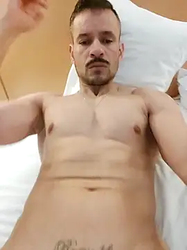 Snapshot of juniortche1313 chatting on September 18, 2:02 am juniortche1313 online show from September 18, 2:02 am