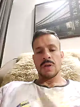 Snapshot of juniortche1313 chatting on October 16, 1:17 am juniortche1313 online show from October 16, 1:17 am