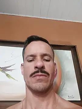 Snapshot of juniortche1313 chatting on October 19, 2:45 am juniortche1313 online show from October 19, 2:45 am