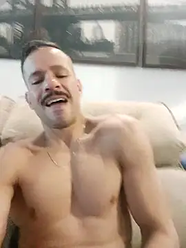 Snapshot of juniortche1313 chatting on November 4, 4:39 pm juniortche1313 online show from November 4, 4:39 pm