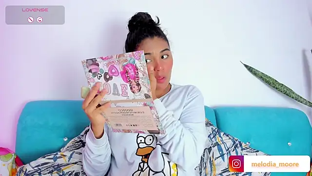 Melodymoore  online show from March 16, 10:09 pm