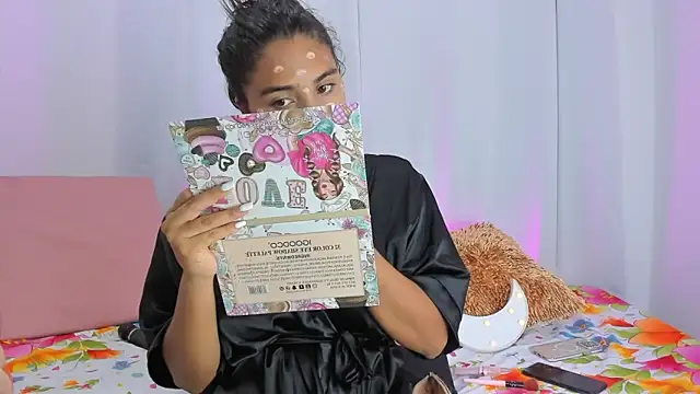 Melodymoore  online show from April 12, 11:21 pm