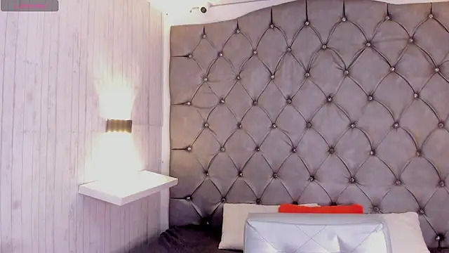 zephyra-angels online show from March 8, 4:01 am