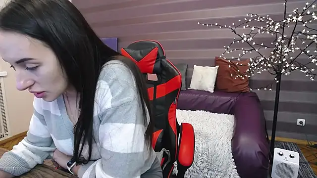 JenniferStone online show from January 18, 6:45 am