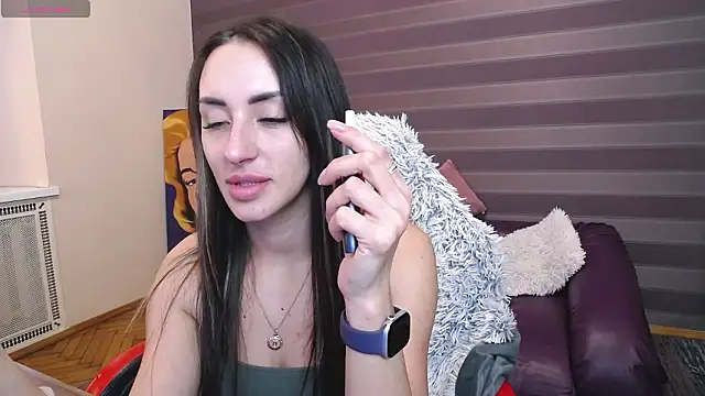 JenniferStone online show from March 14, 9:15 am