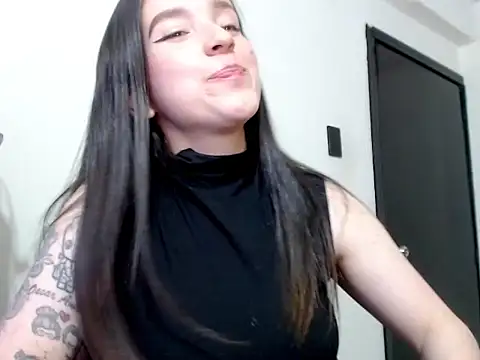 Snapshot of melii_lopezxo chatting on December 21, 8:32 am melii lopezxo online show from December 21, 8:32 am