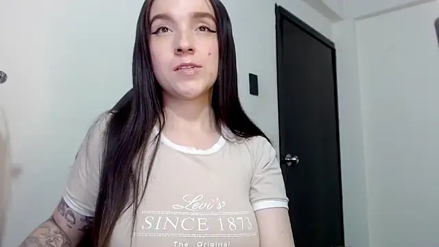 Snapshot of melii_lopezxo chatting on December 22, 2:41 am melii lopezxo online show from December 22, 2:41 am