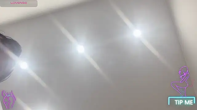 Snapshot of shishi_101 chatting on February 3, 1:15 am shishi 101 online show from February 3, 1:15 am