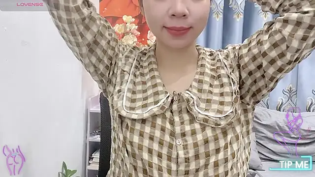 Snapshot of shishi_101 chatting on February 7, 2:26 am shishi 101 online show from February 7, 2:26 am